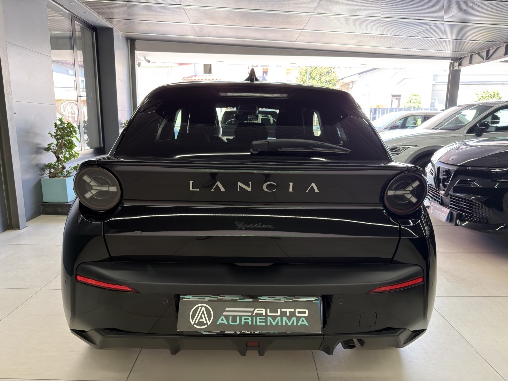 LANCIA YPSILON KM0 1200 HYBRID 110 CV HF VARI COLORI
